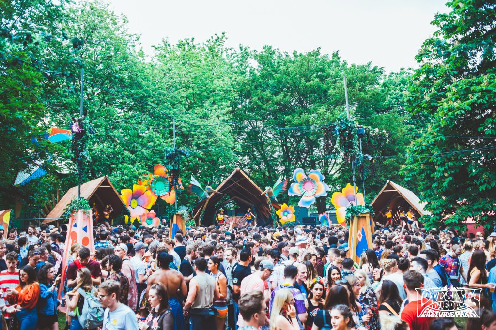 SHOTAWAY 16 Love Saves The Day Forest