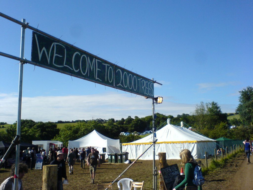 2000trees entrance