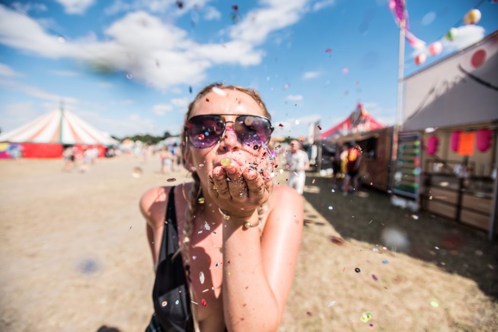 SUnday TruckFestival2018 @BENGIBSONPHOTO 7980 Truck Festival Glitter