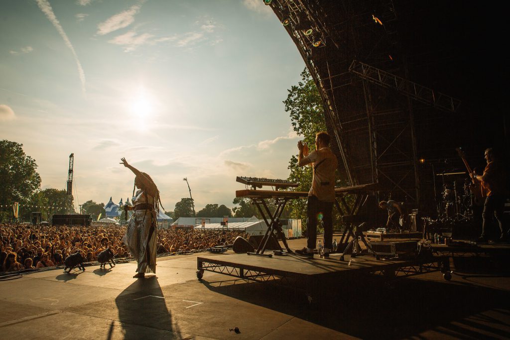 Field Day 2018 Stage Crowd