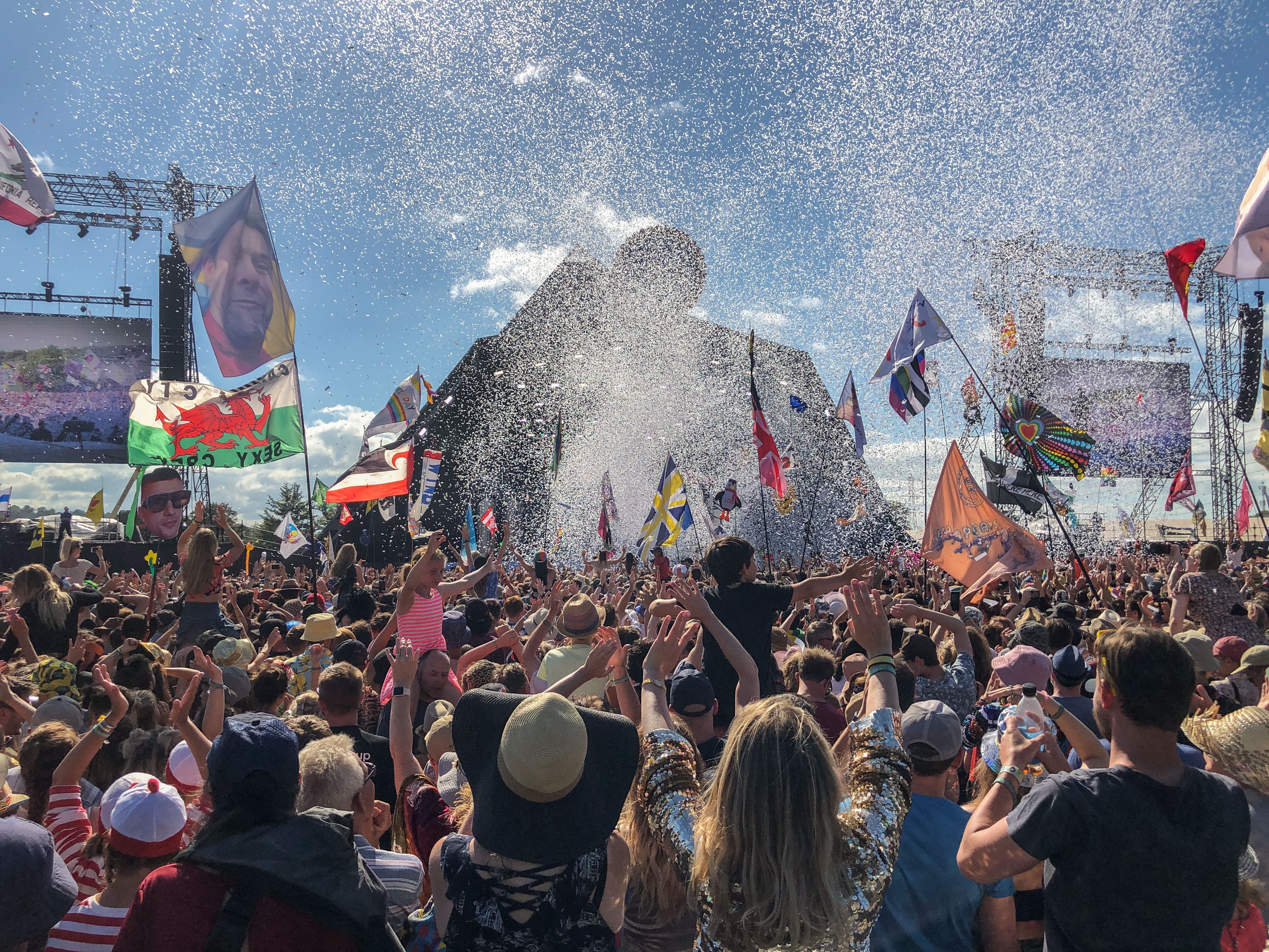 Glastonbury Festival Pyramid Stage Glitter