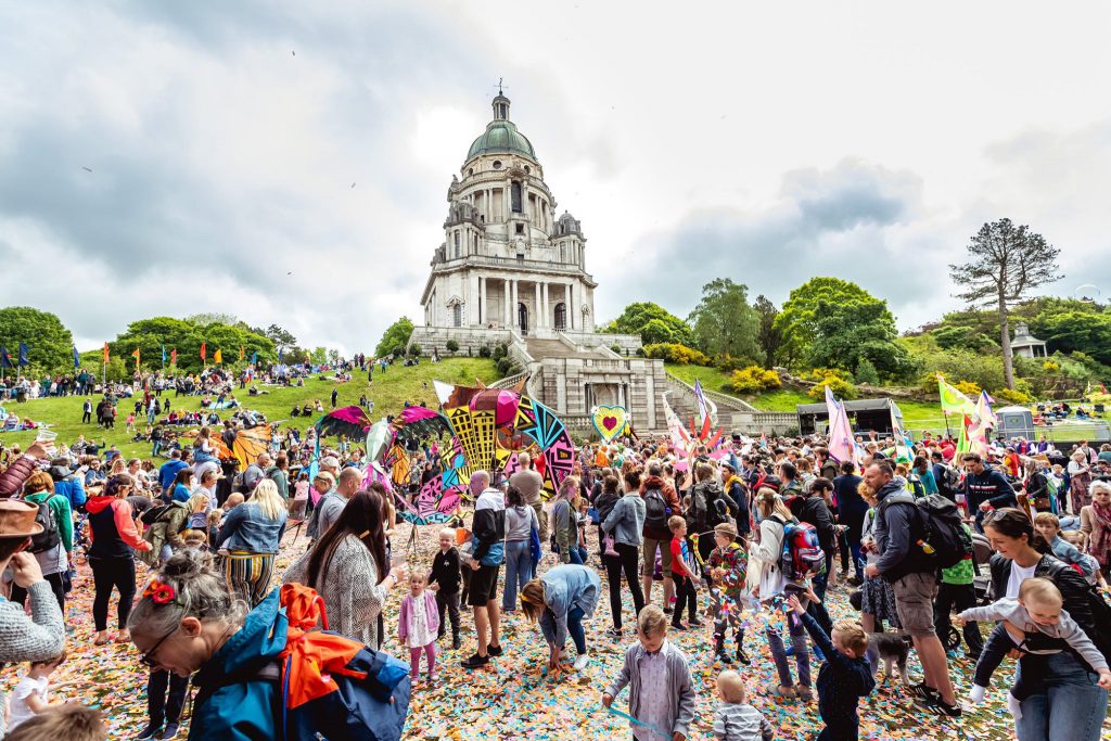 Big Family Day Out 2 Big Family Day Out Highest Point Lancaster Crowd Dancing Williamson Park