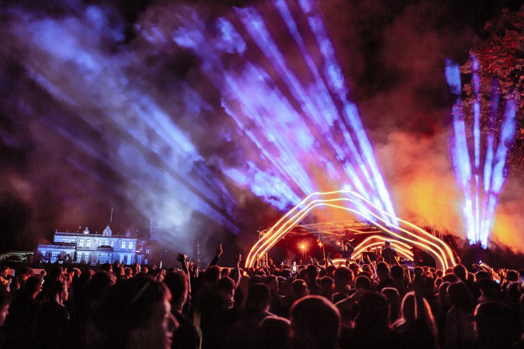 190831 Hannah Metcalfe 0178 Hide & Seek Festival stage at night