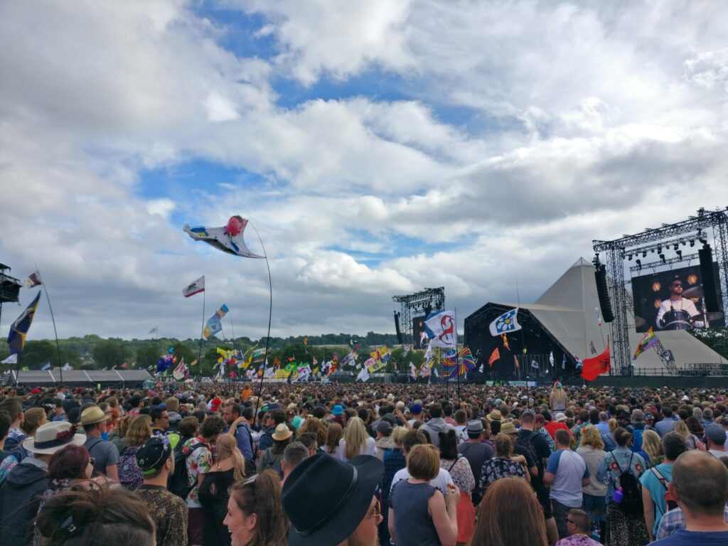 IMG 20170623 174907 The main stage and crowd at Glastonbury
