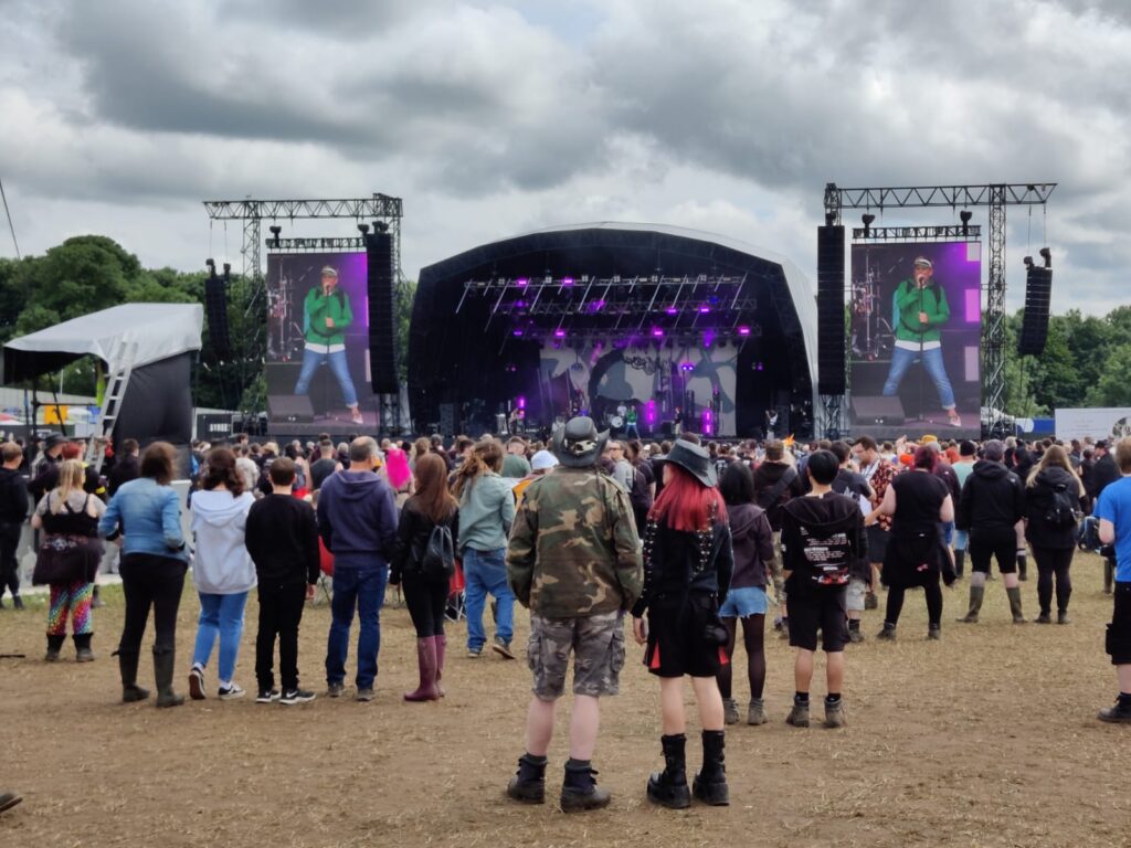 Download Pilot crowd main stage
