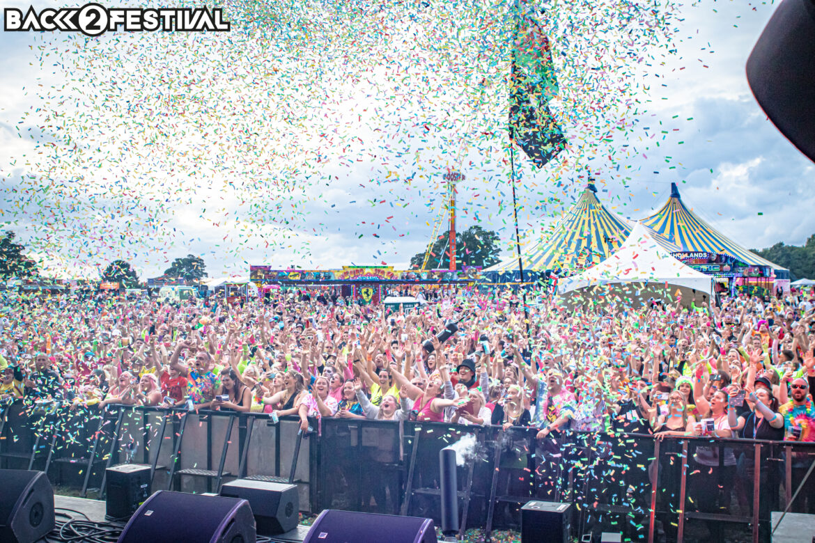 Back 2 Festival crowd