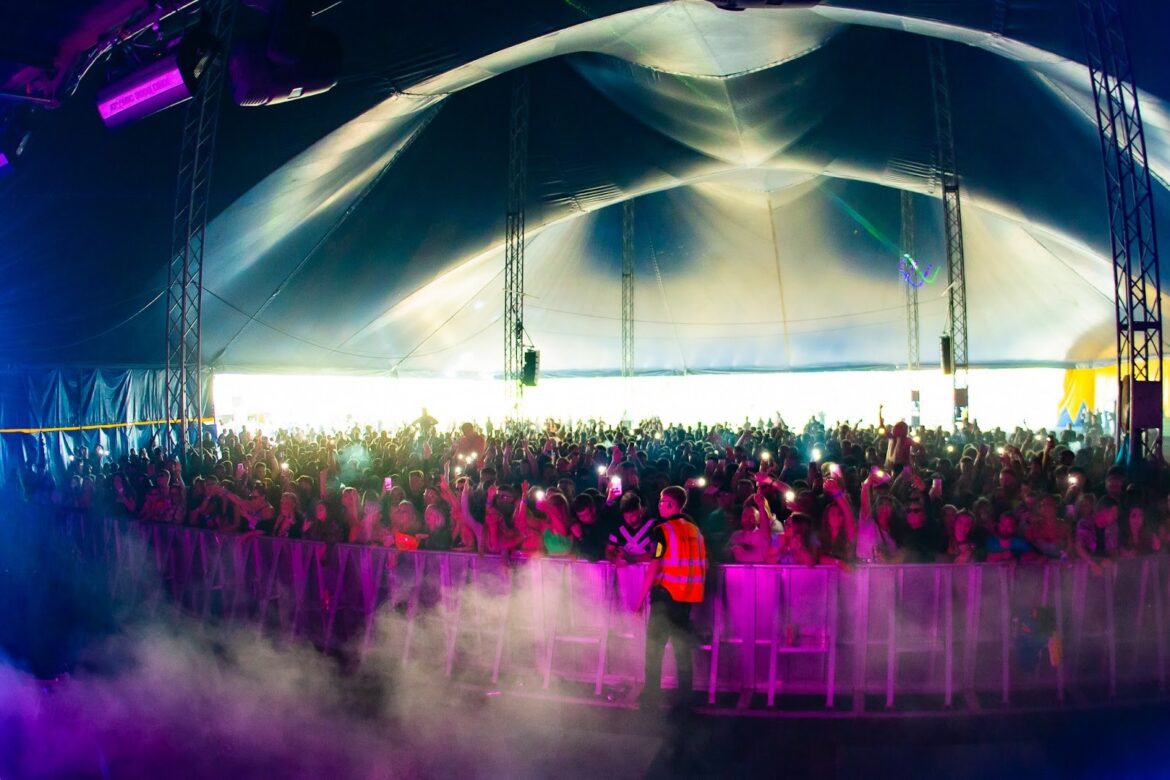 Brighter Days crowd stage