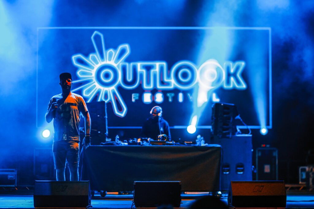 OUTLOOK DAY2 by EDGE 49 OUTLOOK DAY2 by EDGE 49