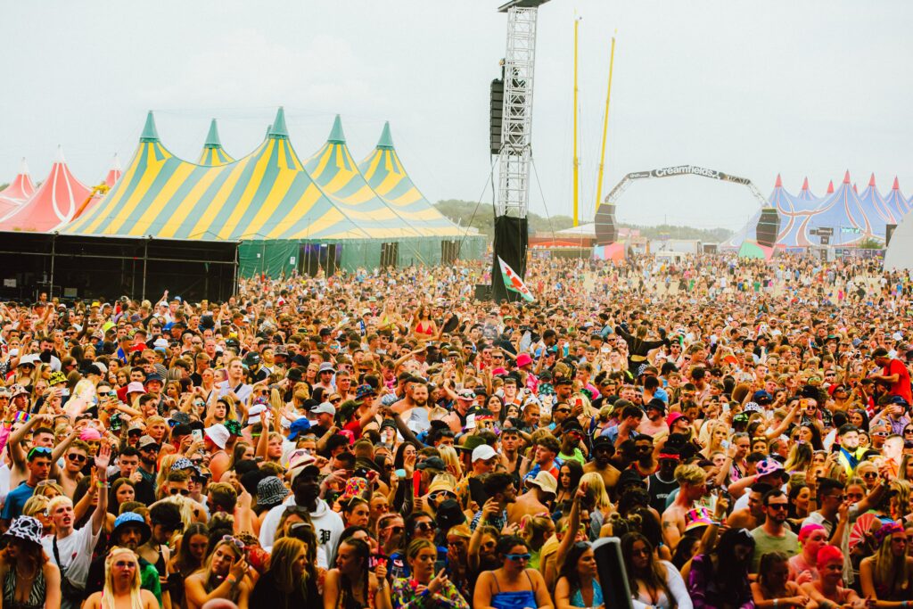 CFN22 Sun Arc Atmosphere Anthony Mooney 122 2 Creamfields crowd