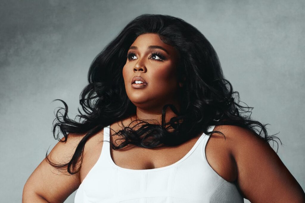 220218 LIZZO PROMO 04 223