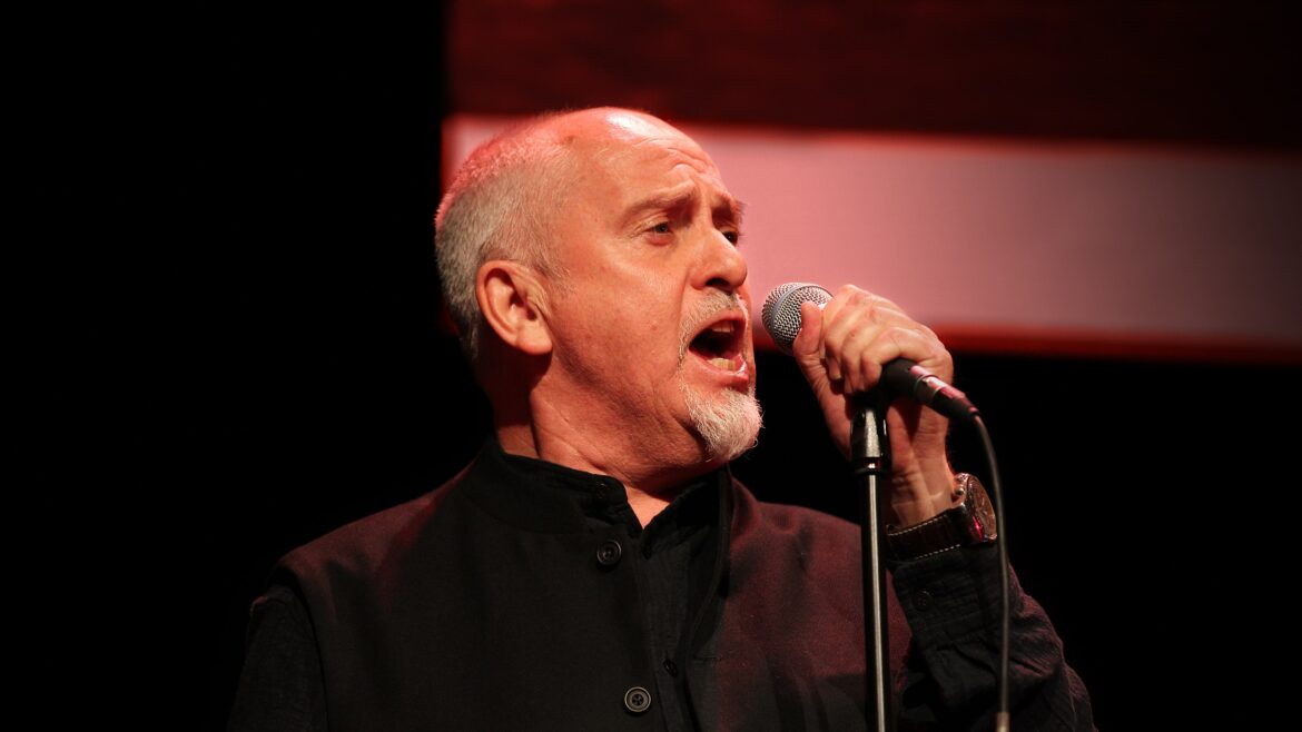 Peter Gabriel on stage