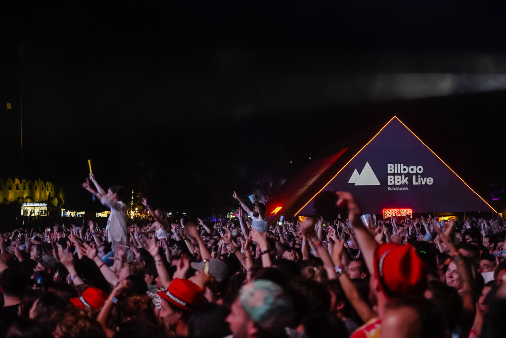 Bilbao BBK Live sign crowd