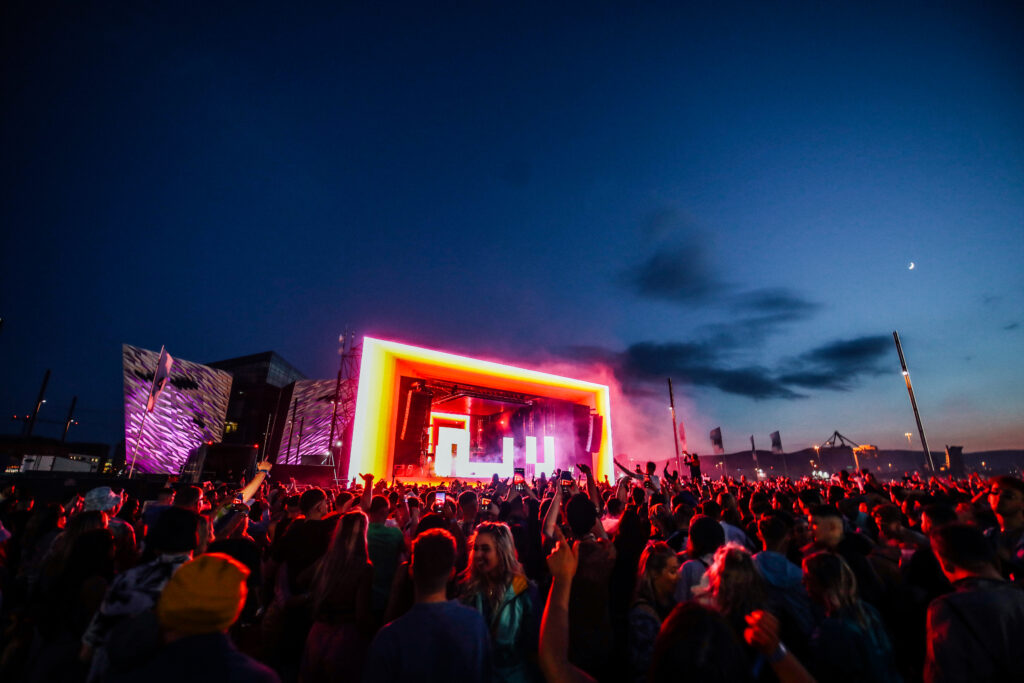 AVA22 HYPE Lewis McClay 1 Friday Full Res 505 AVA Belfast main stage crowd night