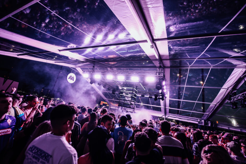 AVA22 HYPE Lewis McClay 1 Friday Full Res 535 AVA Belfast crowd indoors