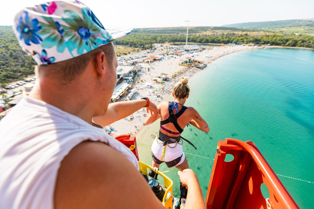 Hideout 2022 Mon JodyHartley LoRes 24 Hideout 2022 Mon JodyHartley LoRes 24