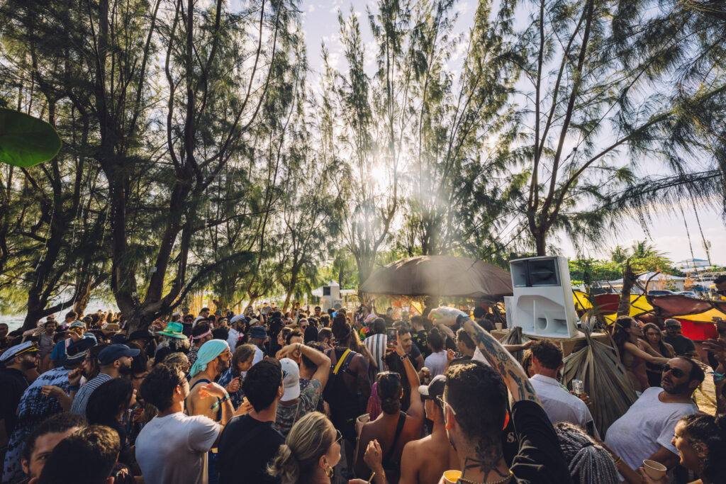 03 12 22 Boho @SXMFestival by@offbrandproject.eth 23 03 12 22 Boho @SXMFestival by@offbrandproject.eth 23