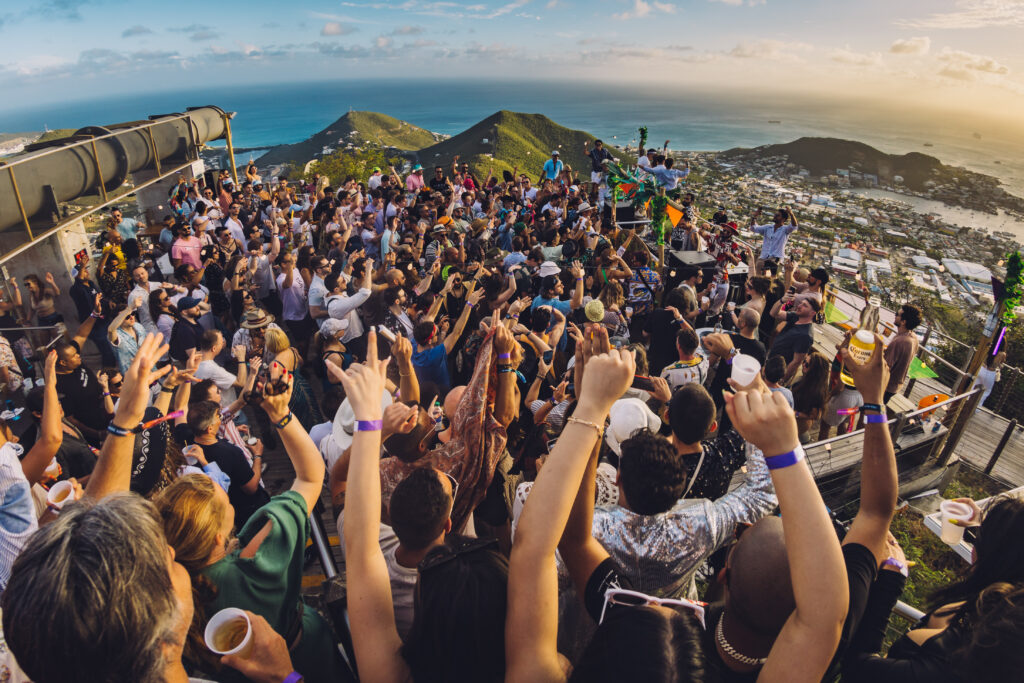 03 12 22 Panorama @SXMFestival by@offbrandproject.eth 7 03 12 22 Panorama @SXMFestival by@offbrandproject.eth 7