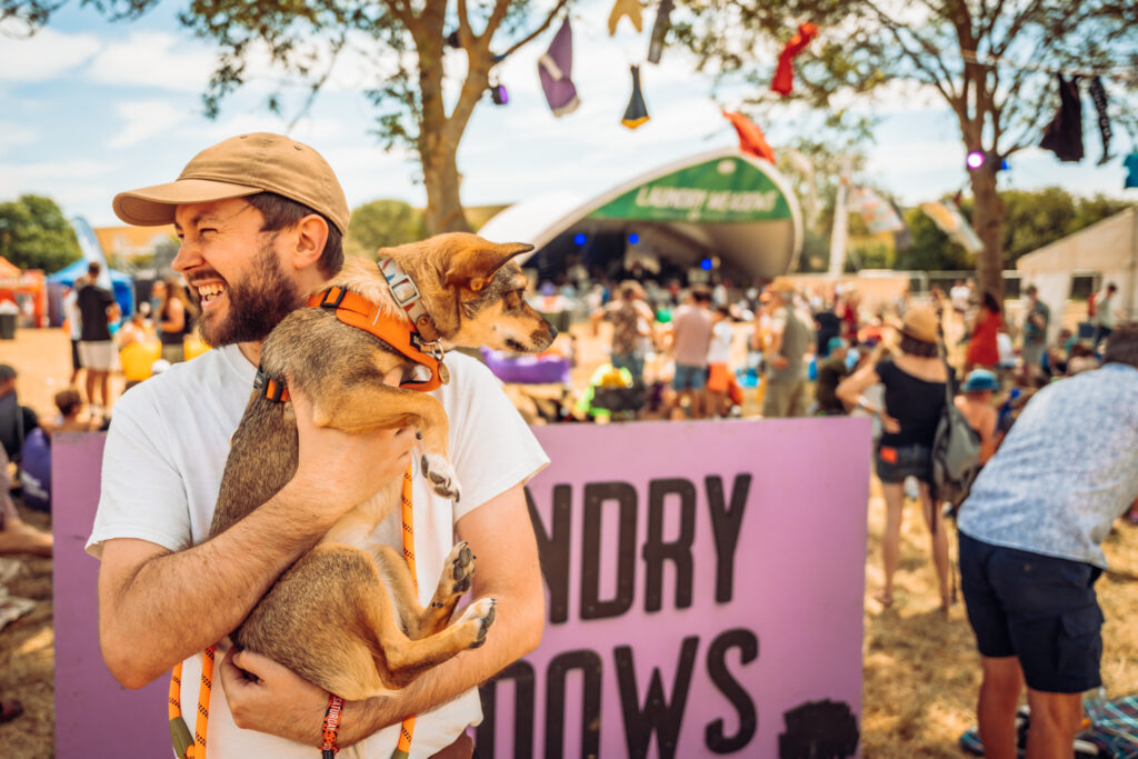 220723 SC SAT PARRI Drop03 11 Standon Calling dog