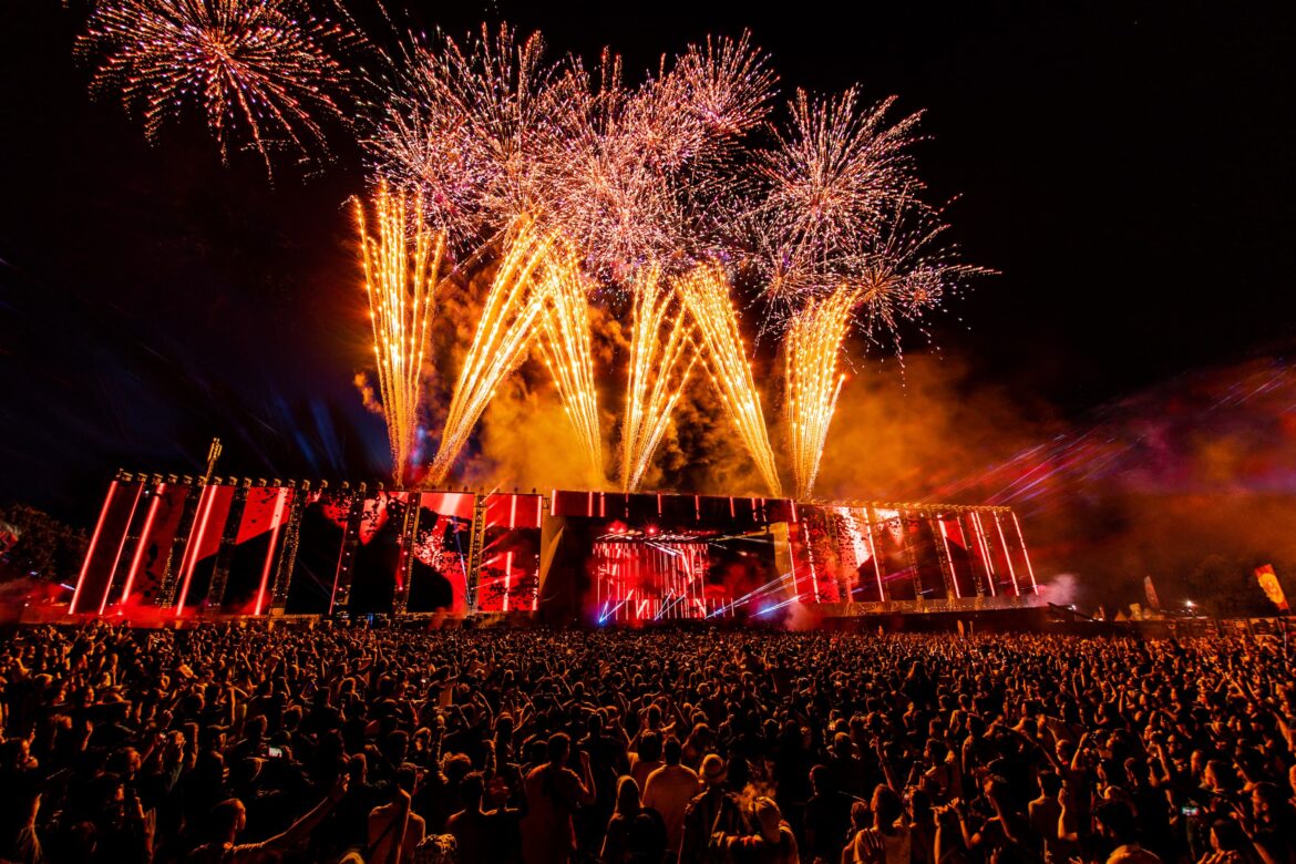 Creamfields North main stage fireworks