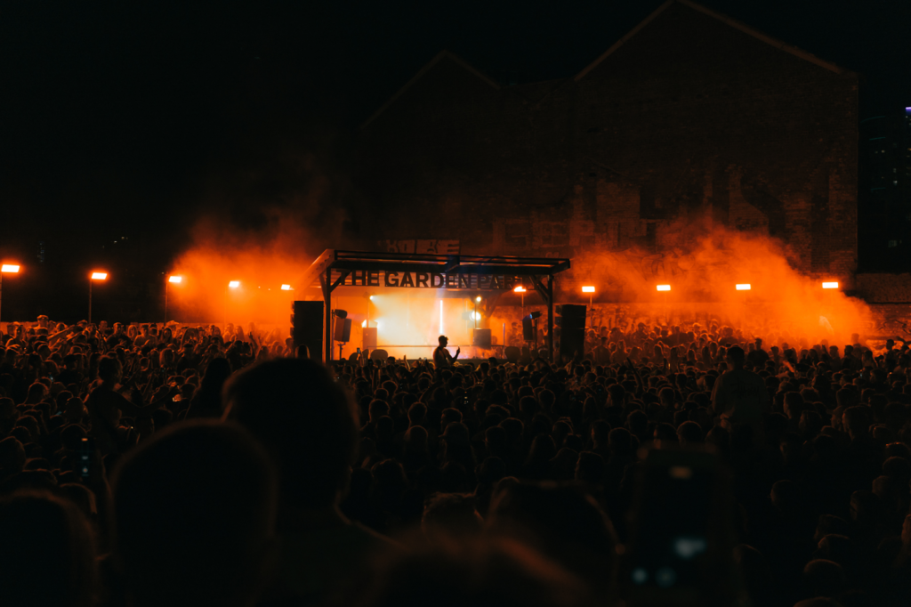 Garden party leeds crowd.jpg Garden party leeds crowd.jpg