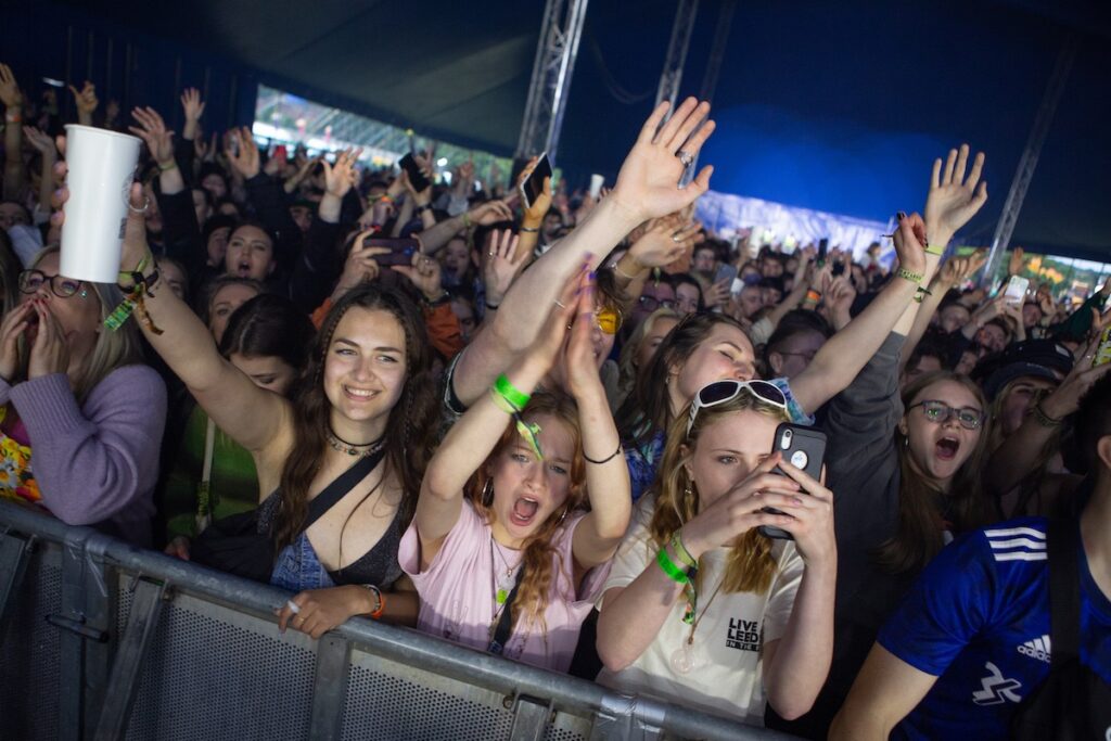 Live at Leeds crowd at barrier