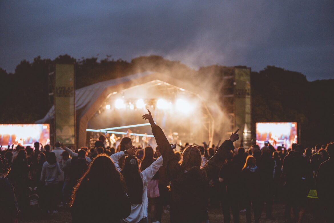 Live at Leeds crowd stage