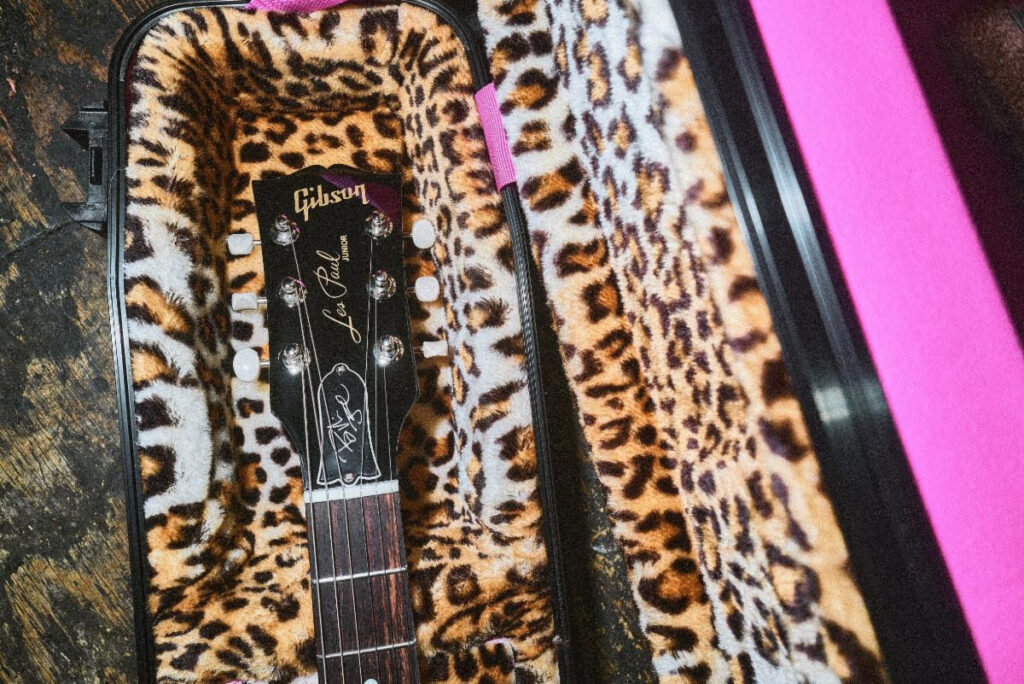 Gibson Billie Joe Armstrong Les Paul Junior head in case
