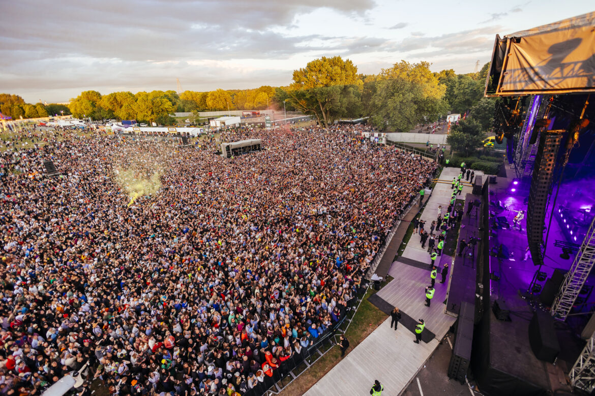 Neighbourhood Weekender crowd aerial view main stage