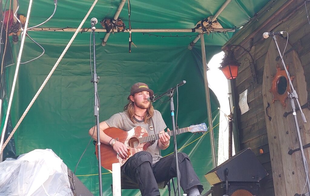 1 Jedi Jedi started the live music off with his joyful bluesy folk