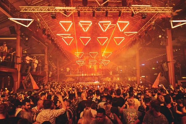 Amnesia 2 Amnesia club crowd lights
