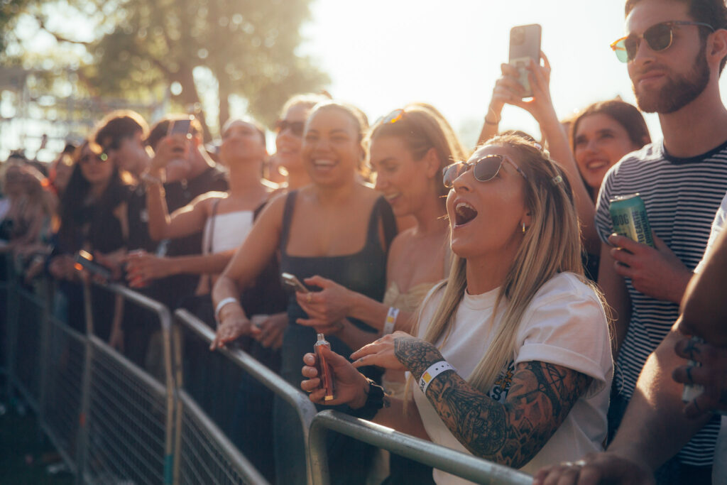 amyfernphotography53 Project 6 Festival crowd at barrier
