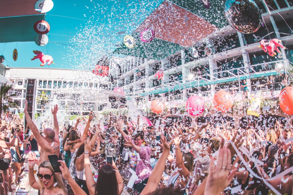 Bongo's Bingo Ibiza Rocks crowd