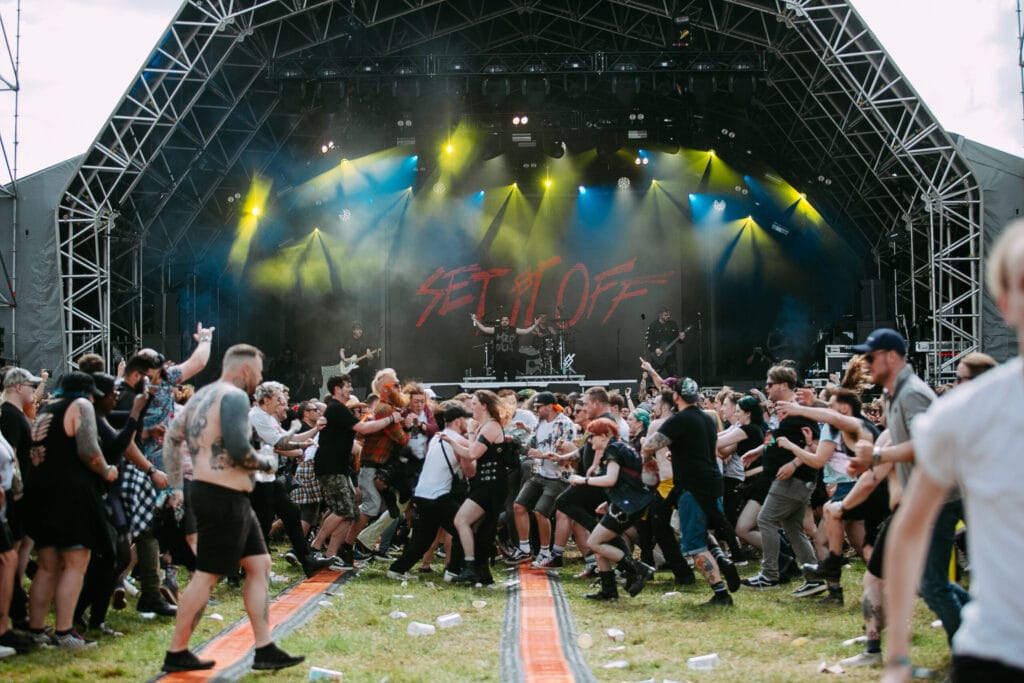 Set It Off @soph ditchfield1 Set It Off @soph ditchfield1