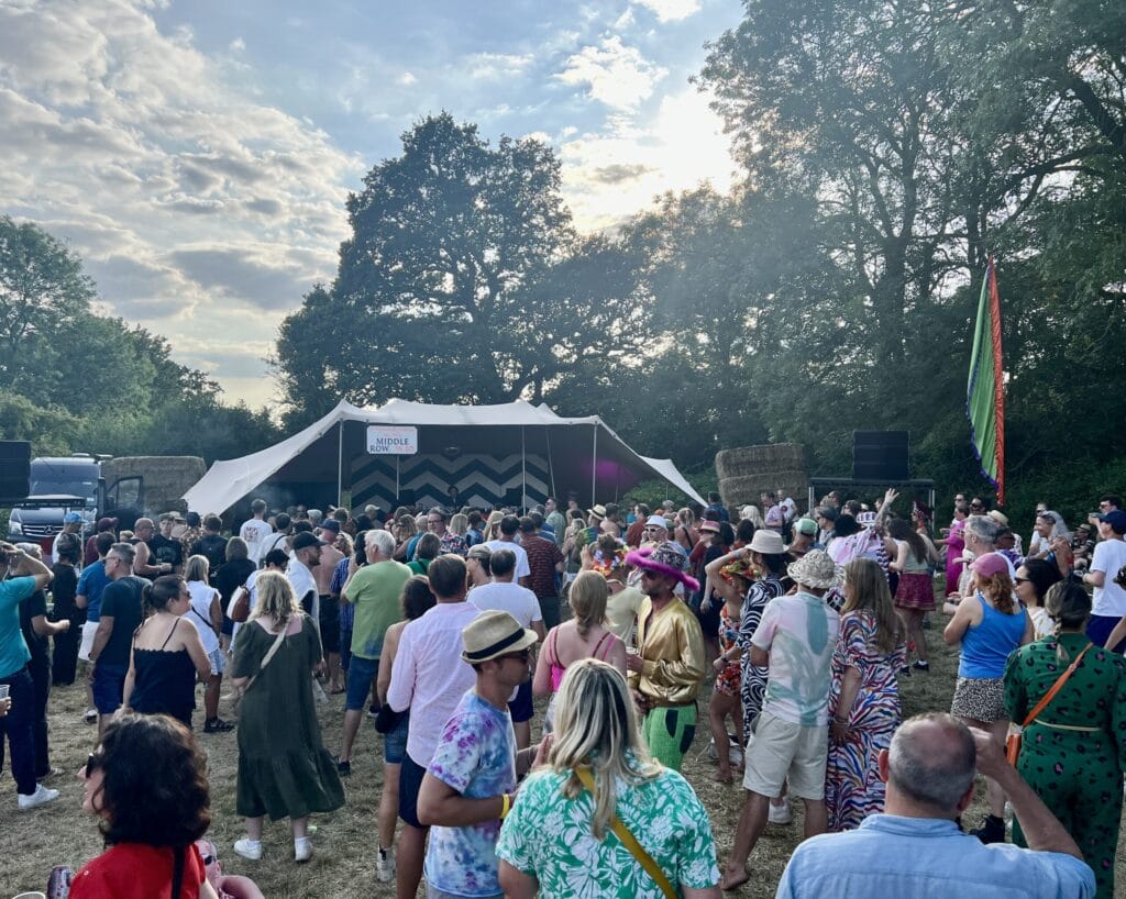 Campo Sancho crowd at small outdoor stage