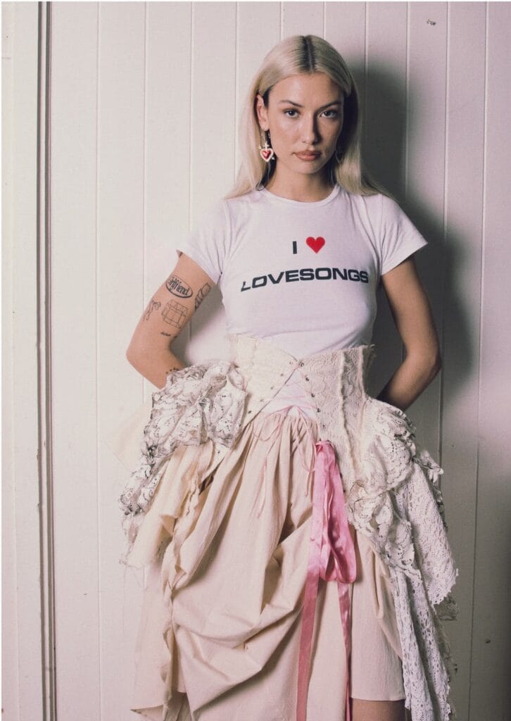 NieveElla GanniTop LEAD MollieMckay cropped Neive Ella