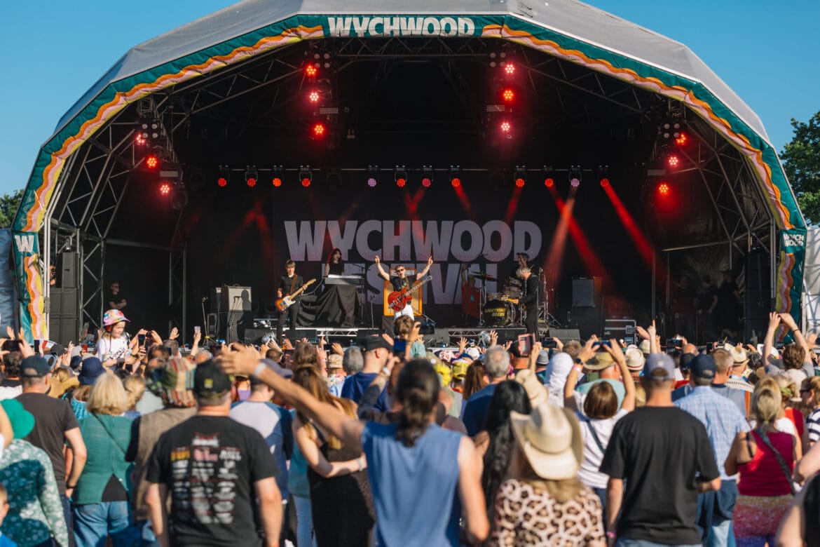 Wychwood Festival main stage and crowd