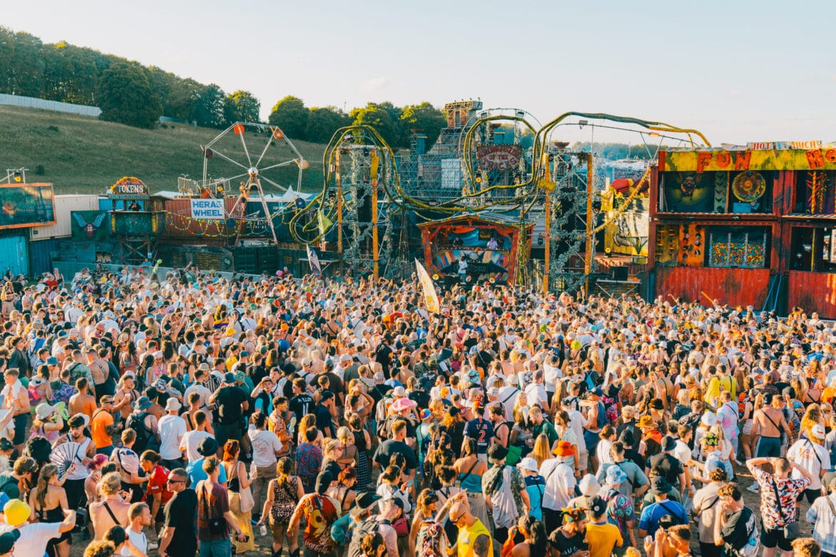 Boomtown crowd at stage