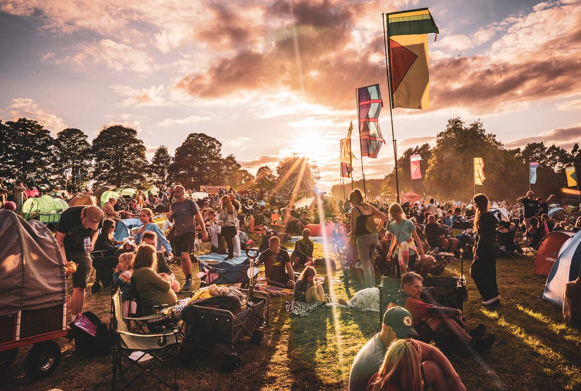 Deer Shed Festival sunlight through crowd