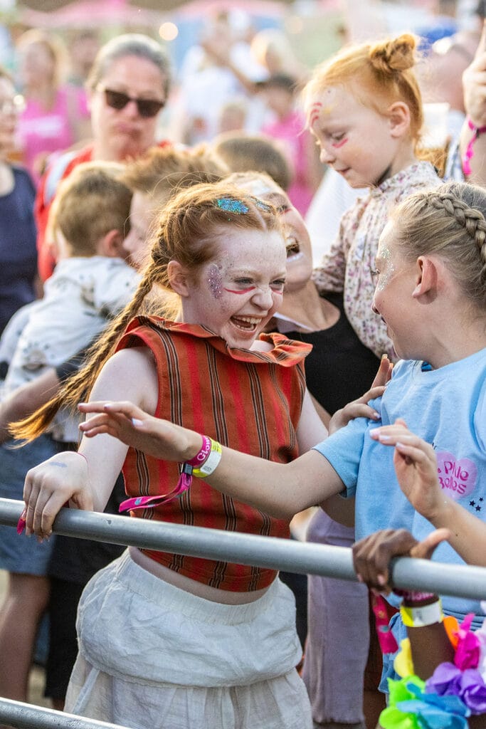 Kids enjoying Gloworm