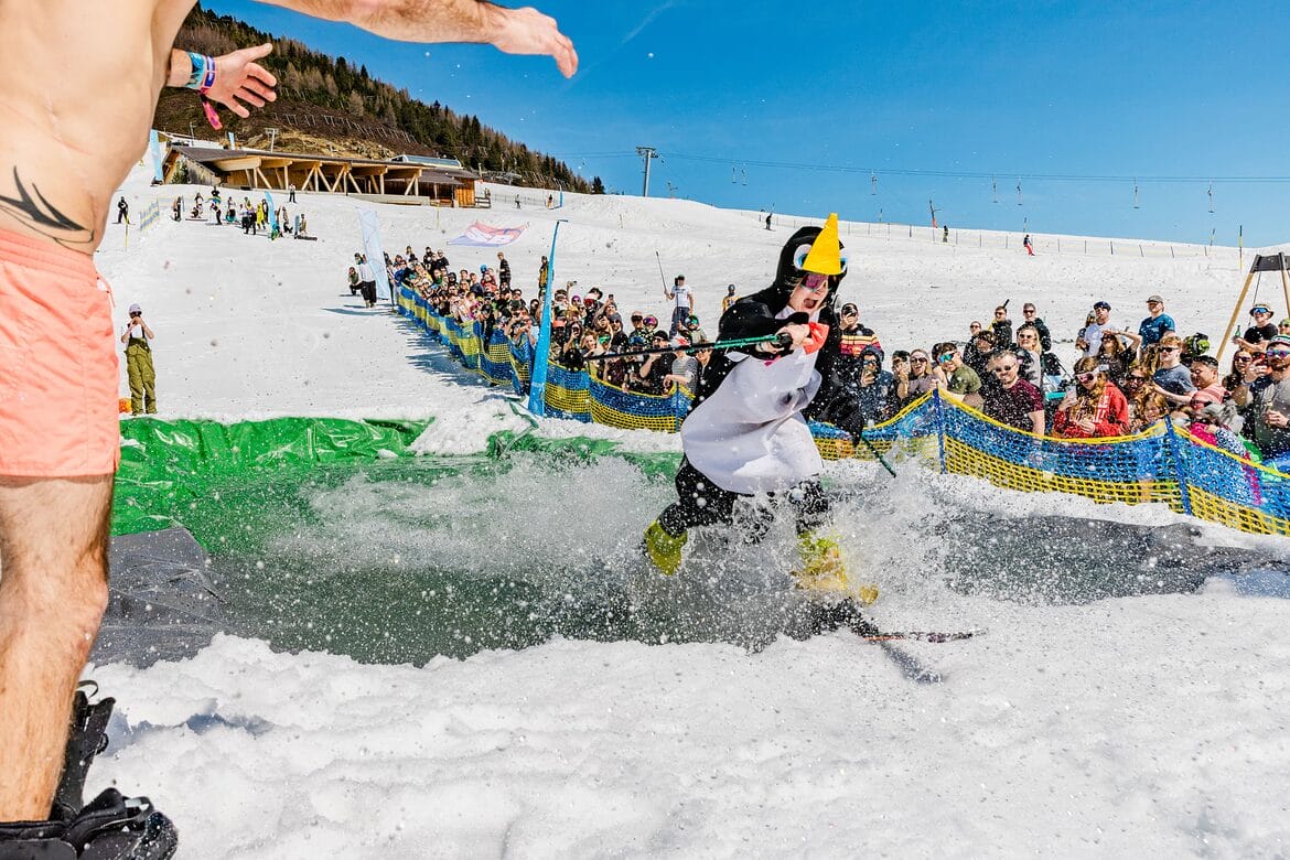 Snowbombing contest