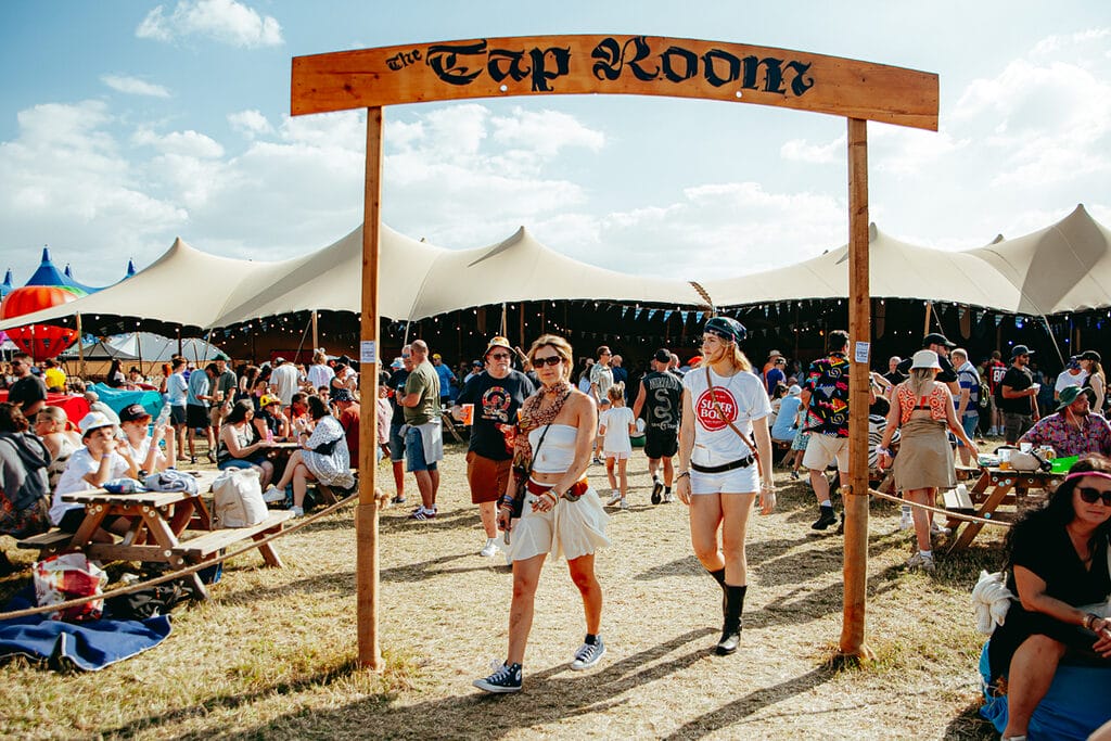 Copy of FRI CHLOE HASHEMI TAPROOM 01A9587.CR2 1 Tap room at Truck Festival