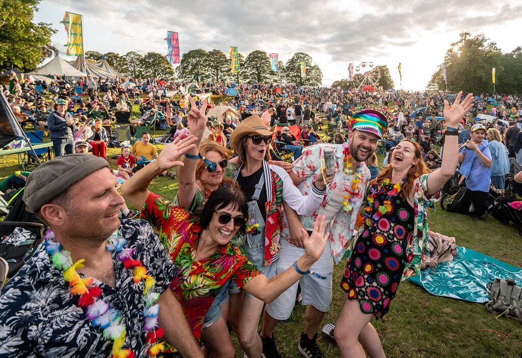 Wilf Gill 2025 Saturday main stage crowd 6 Deer Shed crowd dressed up