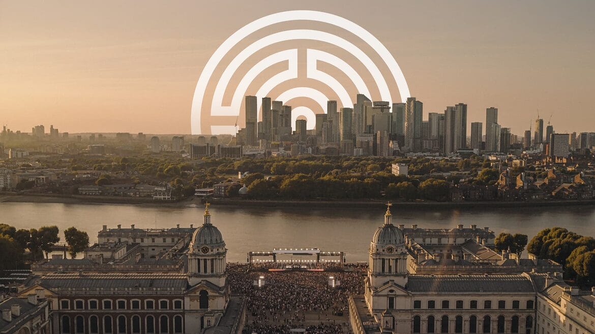 Labyrinth on the thames