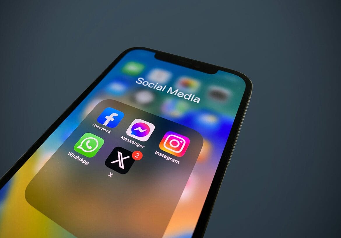 julian 2MBnS4np8i0 unsplash