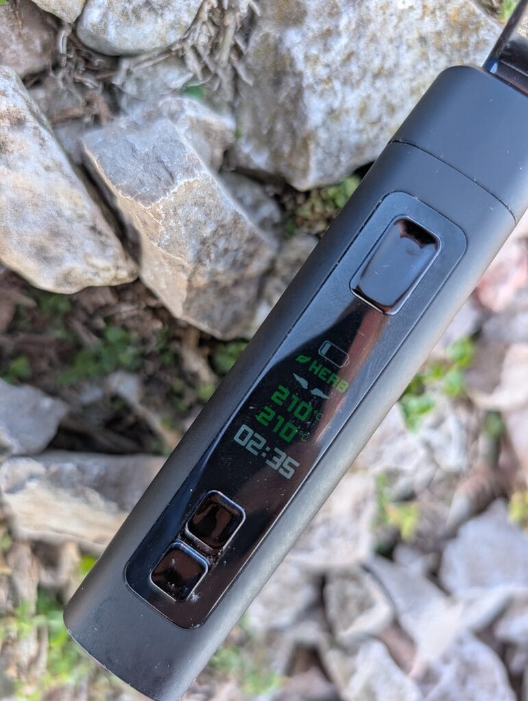 Utillian 850 display in sunlight