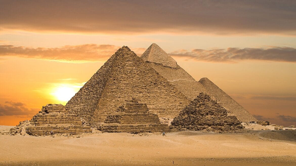egyptian pyramids cairo egypt